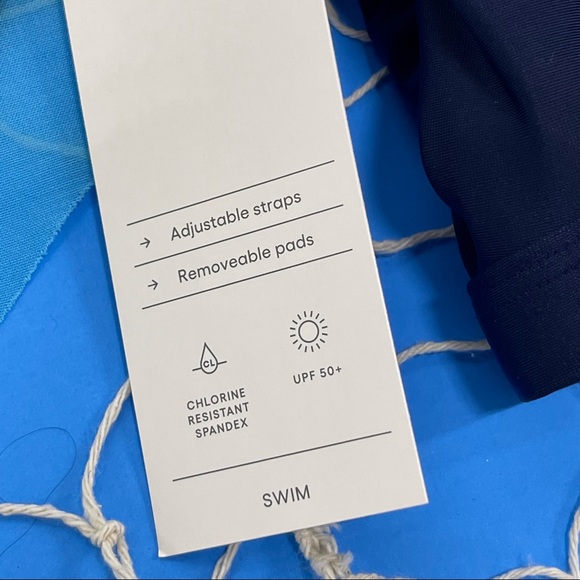 🏝NWT ALL IN MOTION BIKINI TOP - Picture 5 of 9